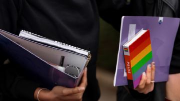 17 Yaşındaki Gencin Üniversite Arkadaşlıkları ile Başlayan Transseksüellik Yolculuğu