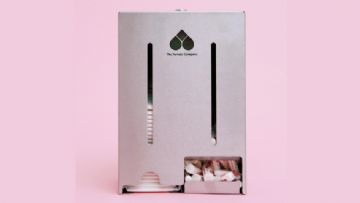 Amerika'da Bir Lisede Erkek Tuvaletine Yerleştirilen Tampon Otomatı Öğrenciler ve Veliler Arasında Tepkiye Yol Açtı