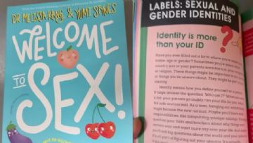 Avustralya'da Müstehcen Resimler İçeren Çocuk Kitabı Edebiyat Ödülüne Aday Gösterildi