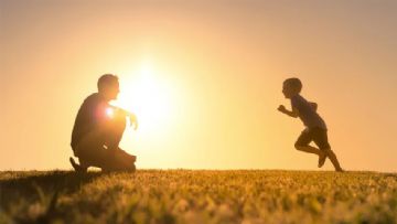 Babası Tarafından Erkek, Annesi Tarafından Kız Olarak Yetiştirilen Çocuğun Büyüme Sancıları