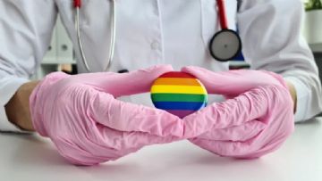 Belçika ve Hollanda, Cass Raporunun Ardından Ergenlik Engelleyici İlaçların Kısıtlanması Çağrısında Bulundu