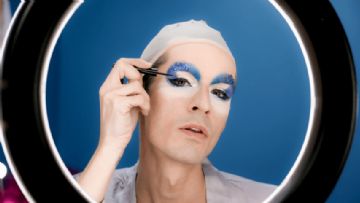 Bir Aile Üyesi Cinsiyet Değiştirdiğinde Aile Neler Yaşar?