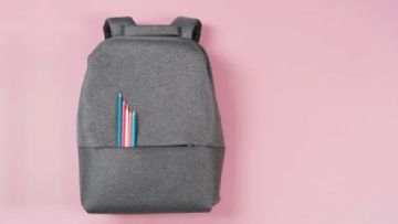 Bir Velinin Ebeveynlik Hakları için Trans Yanlısı Okul Politikalarına Karşı Mücadelesi