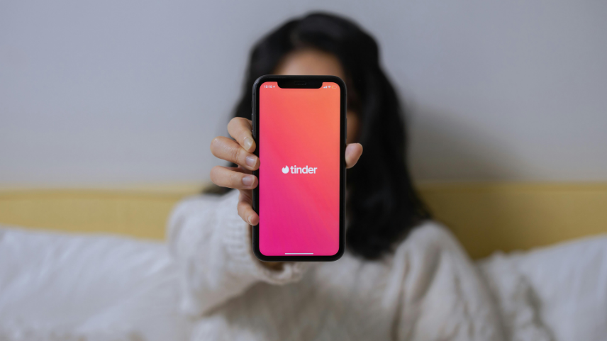 Dijital Flörtün Karanlık Yüzü: Tinder Ne Kadar Güvenli?