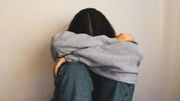 Genç Kızları Birdenbire Trans Olduklarına İnanmaya İten Nedir?