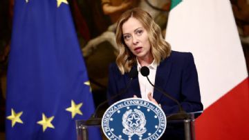 İtalya'dan Eşcinsellere Yurtdışında Taşıyıcı Annelik Yasağı