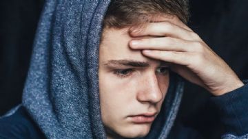 Kafası Karışık Gençler için Transseksüellik Geçici Bir Buhran Olabilir