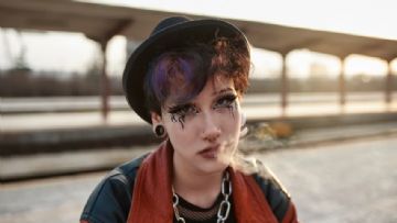 Karşı Cinsiyet Hormonları: Günümüzün Uyuşturucuları