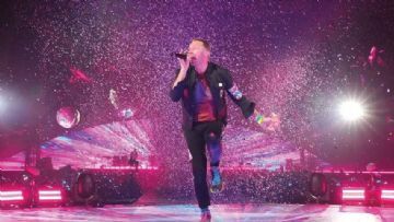 LGBT Karşıtı Gruplar Coldplay'in İlk Endonezya Konserini Protesto Etti