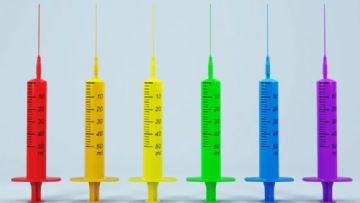 Norveç, Cinsiyet Tıbbı Konusunda İhtiyatlı Olma Yönündeki Değişime Katılıyor