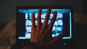 Okuyucular Yanıtlıyor: Tecavüz Kültürü, Transgenderizm ve Porno Dünyasında Büyümek