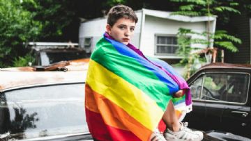 Sosyal Medya ve Pornografi Gençleri Transseksüelliğe mi İtiyor?