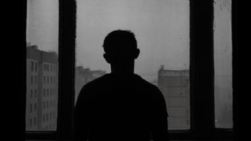 Trans Olduğunu Söyleyen Çocuklar için Psikoterapiyi Yasaklamak İntiharları Önler mi?