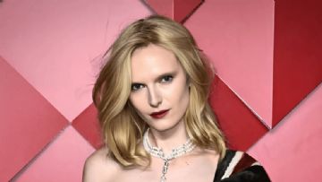 Trans Model Alex Consani İngiltere'de ''Yılın Modeli'' Seçildi