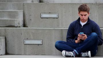 Transseksüel Olduğunu Söyleyerek Evi Terk Eden Otizmli Gencin Annesi Çaresizliğini Anlattı