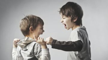 Zorbalık Gören veya Başı Derde Giren Çocuklar Transseksüelliğe Sığınıyor